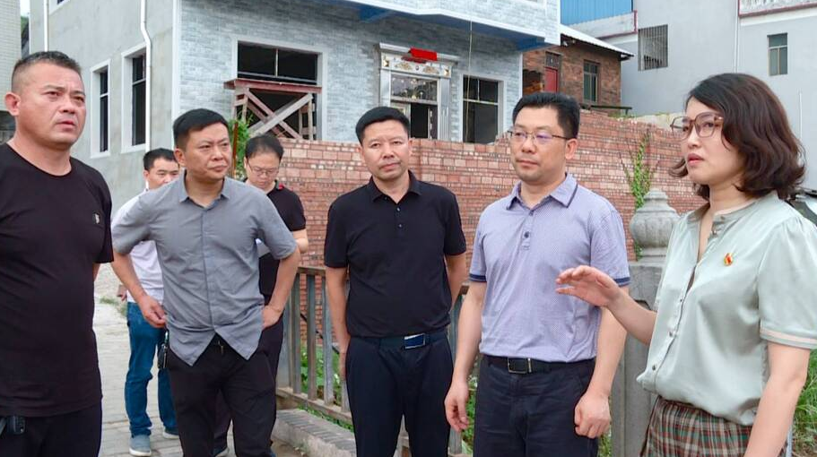 贺遵庆检查我县防汛工作