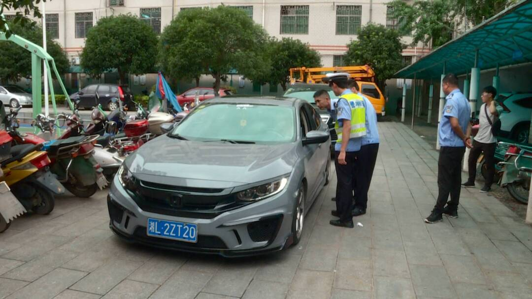 整治交通问题顽瘴痼疾｜男子深夜酒后“炸街” 交警开出首例汽车扰民罚单