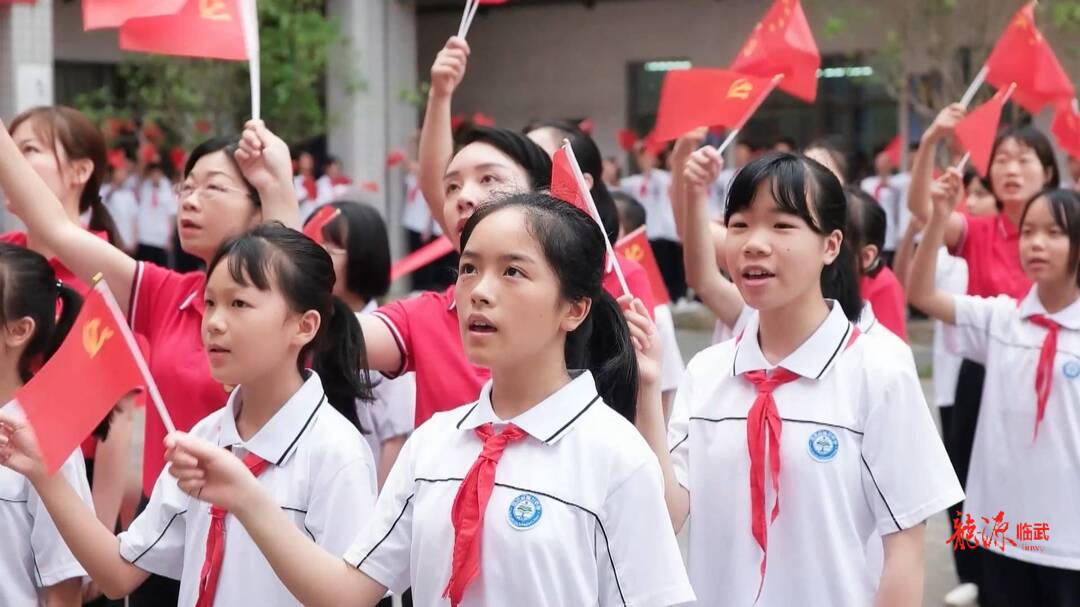 郴州临武三中7000名师生喊楼助力中考