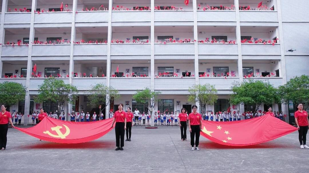 临武三中：7000名师生“喊楼”助力中考
