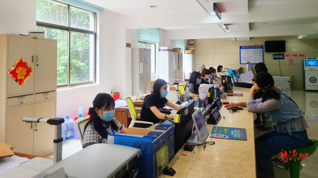 我为群众办实事 | 县政务服务中心：帮办代办在行动