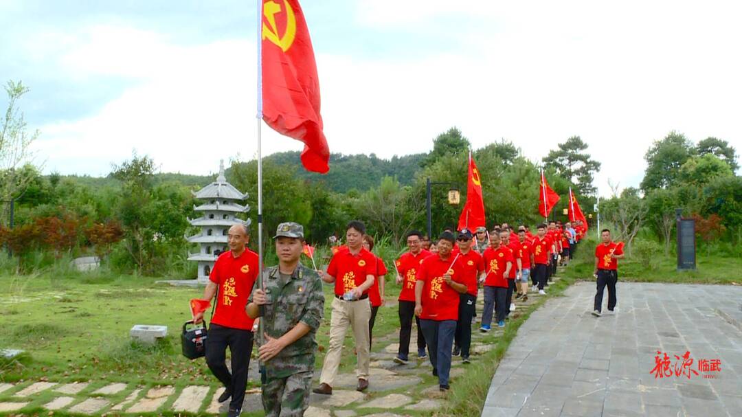 县自然资源局：重走长征路 奋进新征程