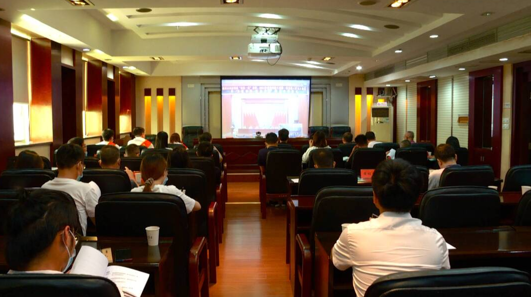 我县组织收听收看郴州市两新领域“两优一先”表彰电视电话会