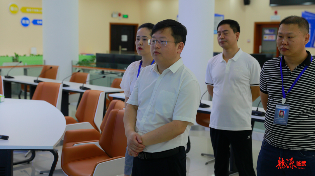 付小俊到县融媒体中心调研