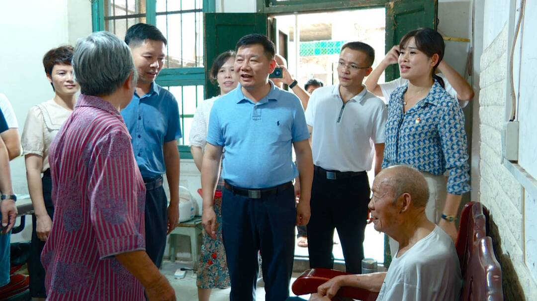 许焕贤来我县走访慰问退役军人