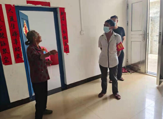 镇南乡：“敲门行动”推进疫苗接种