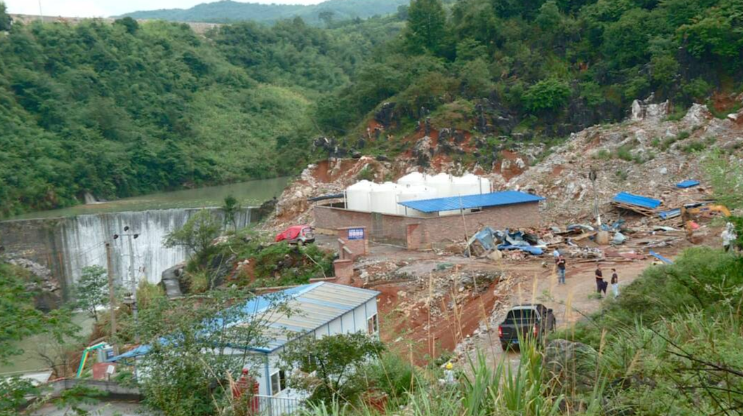 香花镇一违法建筑被依法拆除