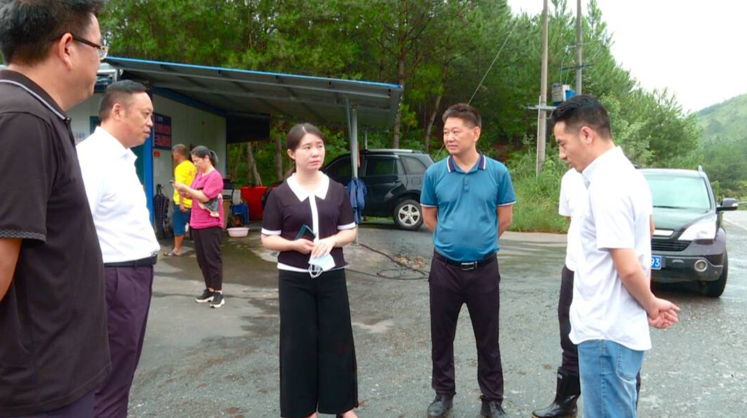 尹海莲检查正邦汾市猪场环境污染问题整改工作情况