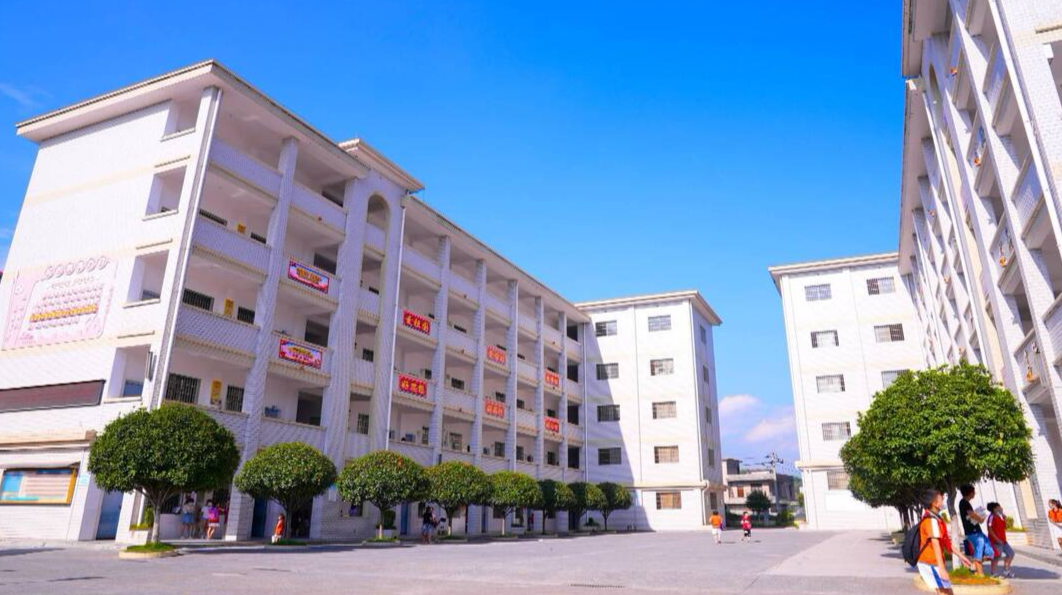 开学第一课| 县六完小：学习身边好人  传递榜样力量
