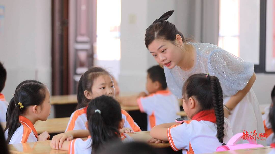 开学第一课｜县八完小：讲好红色故事 让红色基因代代相传