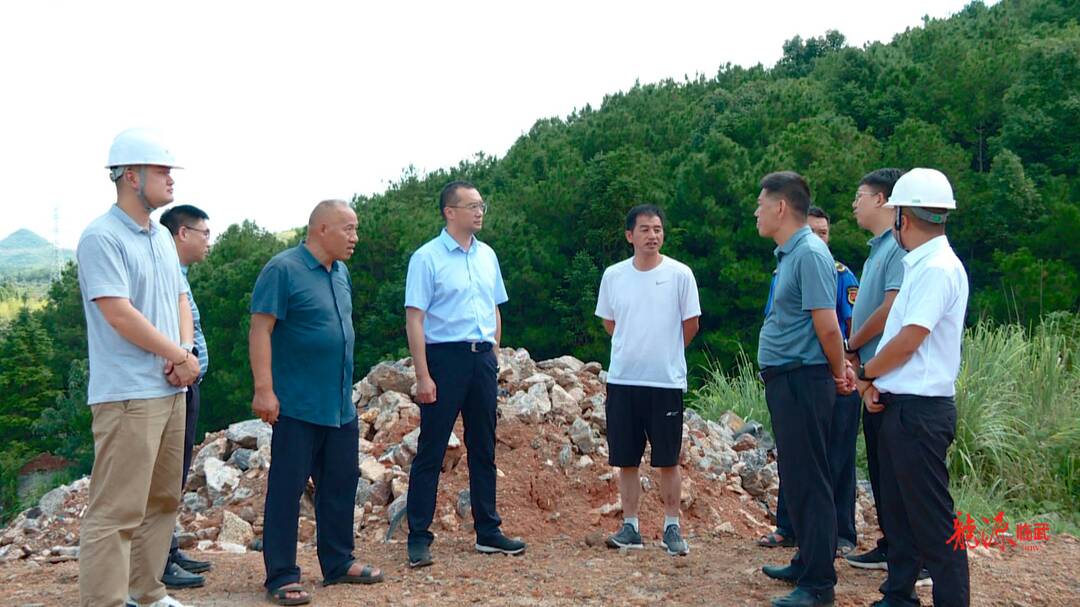 发扬“三牛”精神 打造“一区六极”｜王益群调研“一区六极”部分重点项目建设情况
