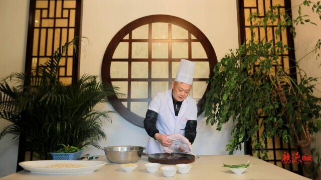 【新湖南】郴州临武全鸭宴：酱板鸭撬动出来的产业链