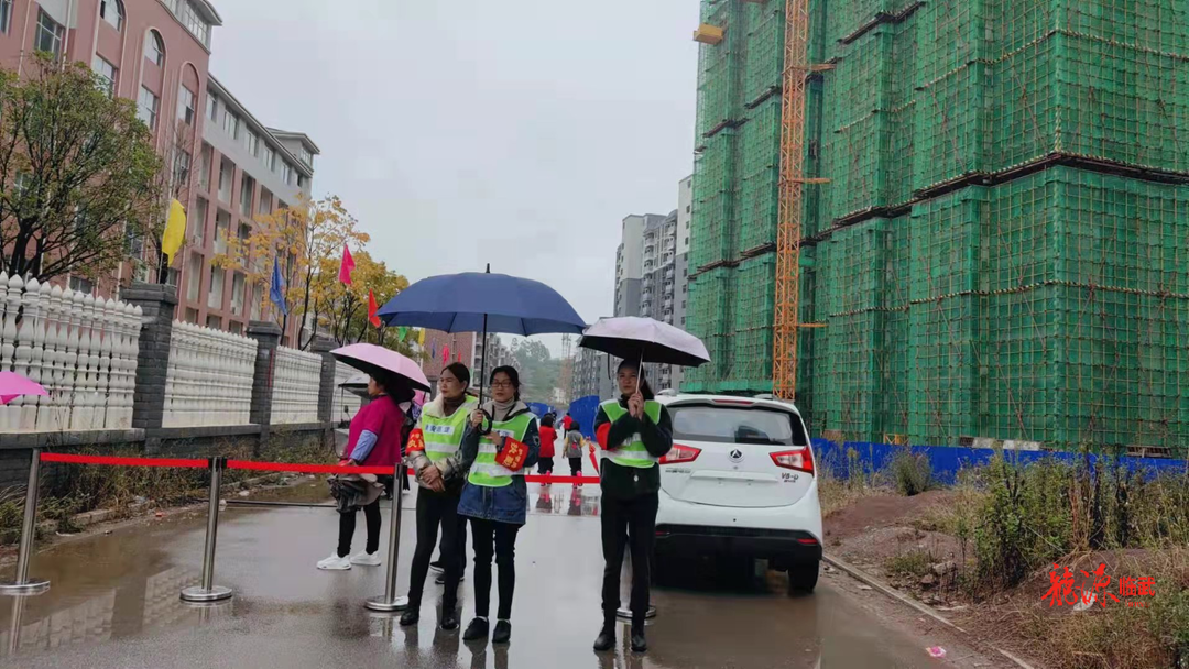 临武县第九完全小学：家校护学岗  共建平安路