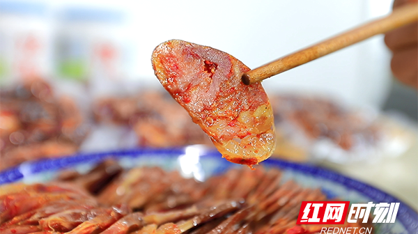 【红网时刻】“丈母娘”牌麻辣香肠在临武县受青睐