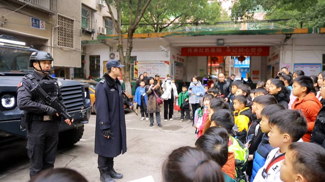 警营开放日 ：零距离体验警营生活