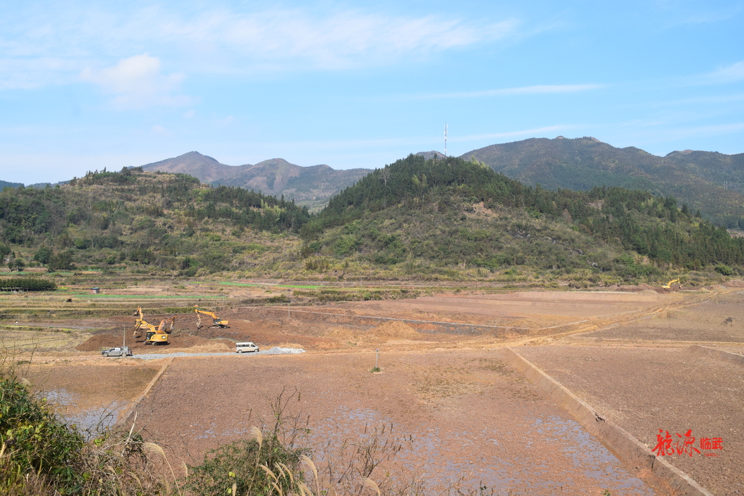 西瑶乡：冬闲变冬忙 高标准农田建设热火朝天