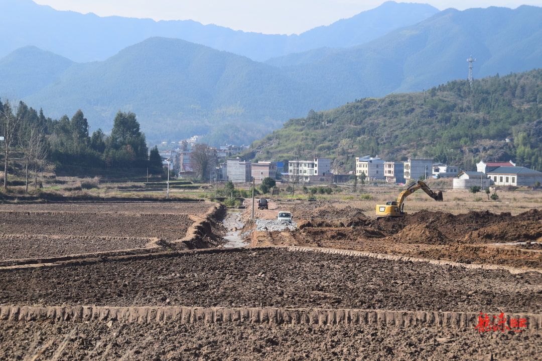 西瑶乡：冬闲变冬忙 高标准农田建设热火朝天