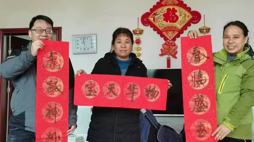 县委办深入帮扶村开展走访慰问活动