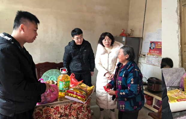 县残联：新春慰问暖民心 残障人士笑开颜