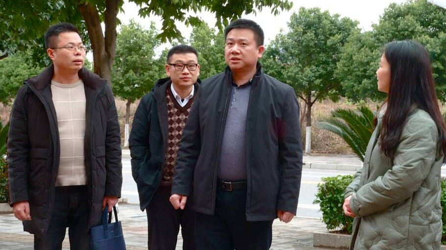 县领导调研督导网格化管理和疫情防控工作