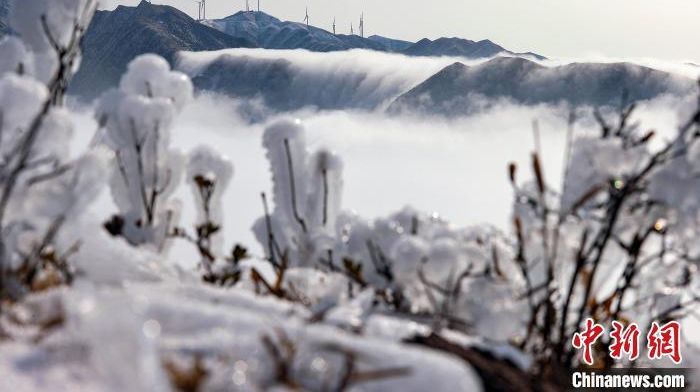 【中国新闻网】湖南临武县：通天山春雪云雾美如画