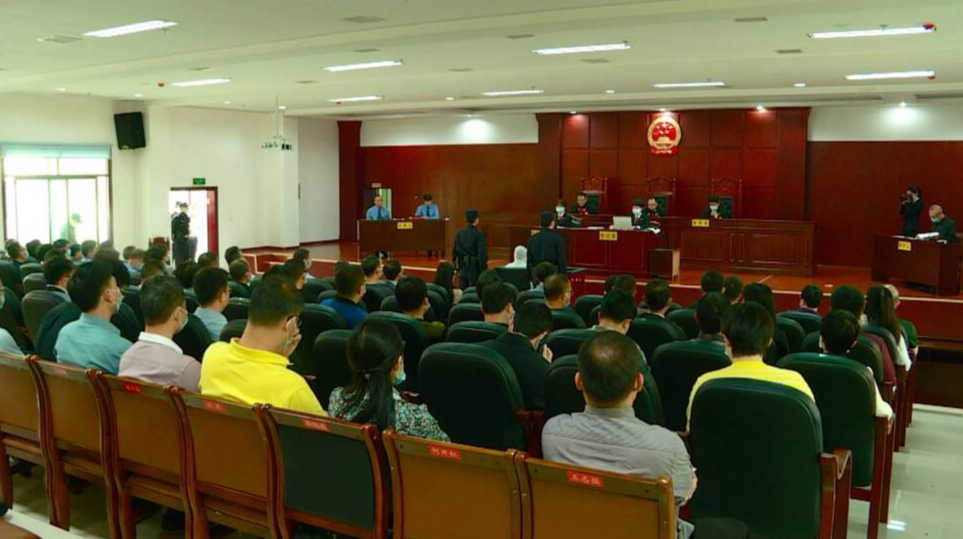 县纪委监委：将廉政教育课堂搬到庭审现场