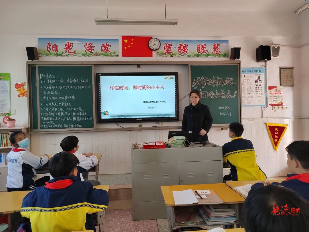 学雷锋巡河护绿，临武三中在行动