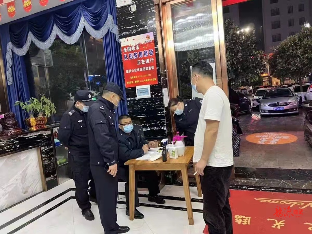 县公安局开展统一清查行动