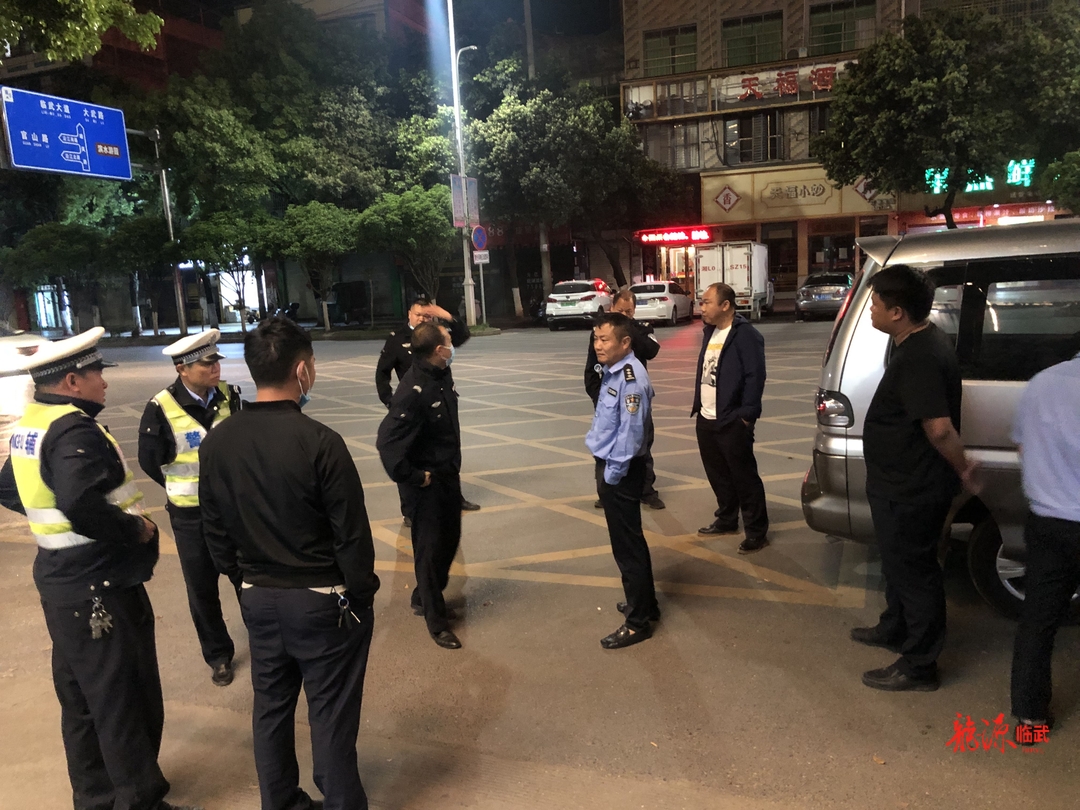 交通问题顽瘴痼疾整治 | 临武交警严查不怠飙车“炸街”行为