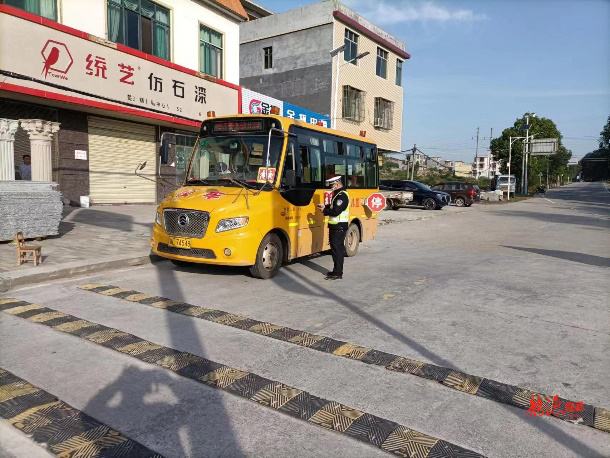 交通问题顽瘴痼疾整治 | 县教育局：强化校车管理筑牢安全防线