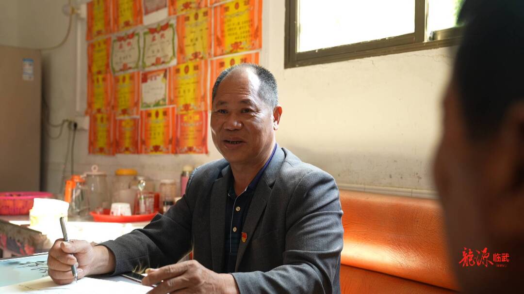 自强不息 逐梦前行｜黄春发：残疾支书圆梦美丽乡村