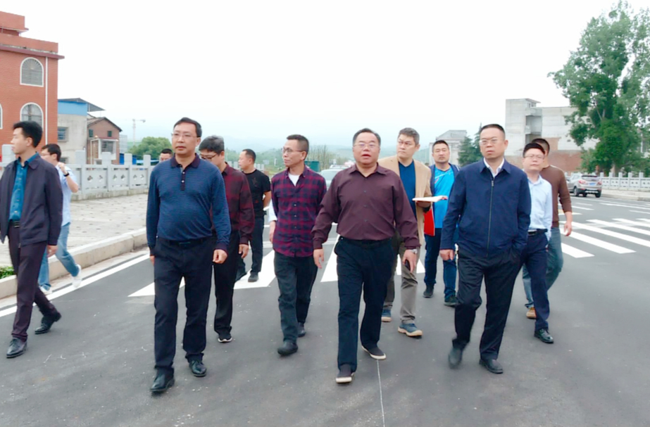 刘杨调度部分重点项目建设：统筹谋划 提前部署 确保项目早日竣工