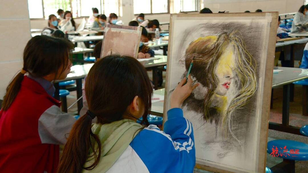 我县举行第19届中小学生艺术节现场书画赛