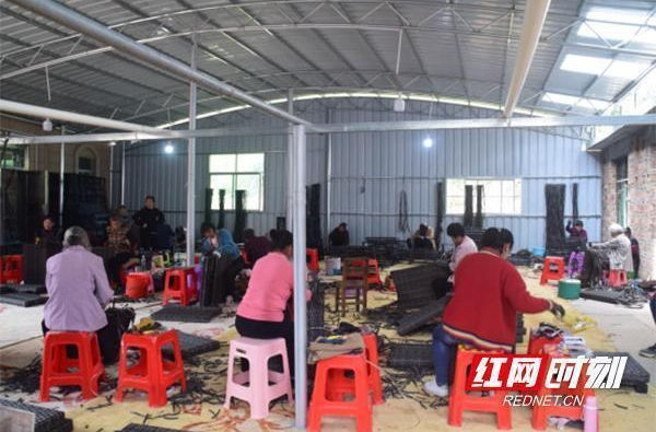 【学习强国】湖南临武县：帮扶车间建村头 赋能乡村