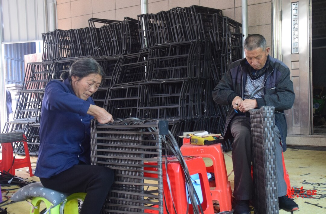 帮扶车间建村头 乡村振兴注“活水”
