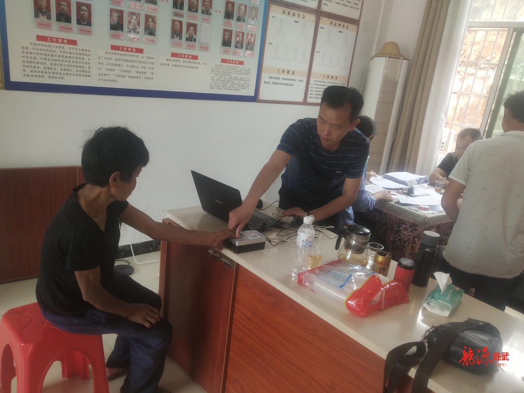 我为群众办实事 | 县公安局：警力下沉上门补采获好评