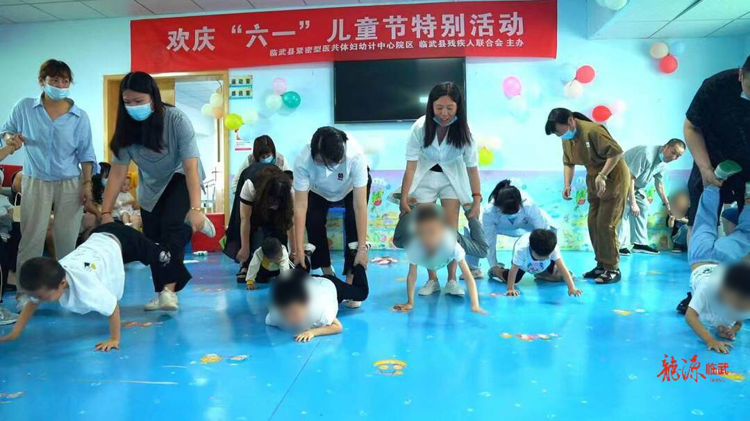 庆“六一”：亲子互动  残障儿童快乐过“六一”