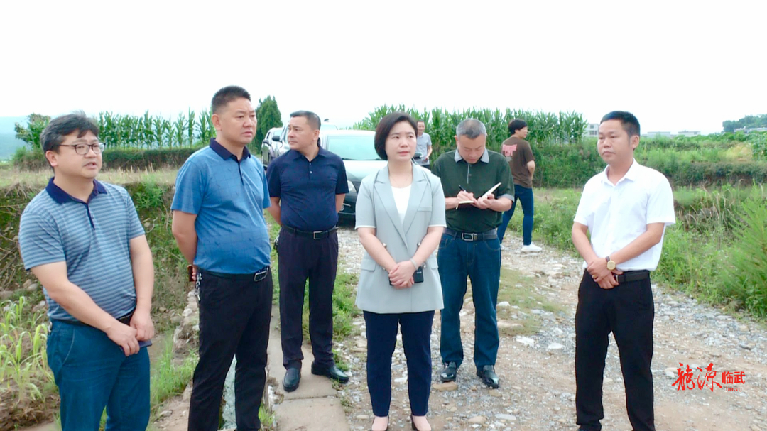 尹海莲到舜峰镇调研