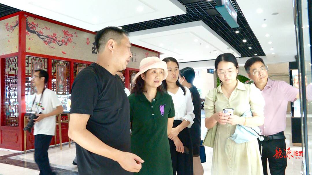 李雪莲调研我县旅游资源保护开发利用情况