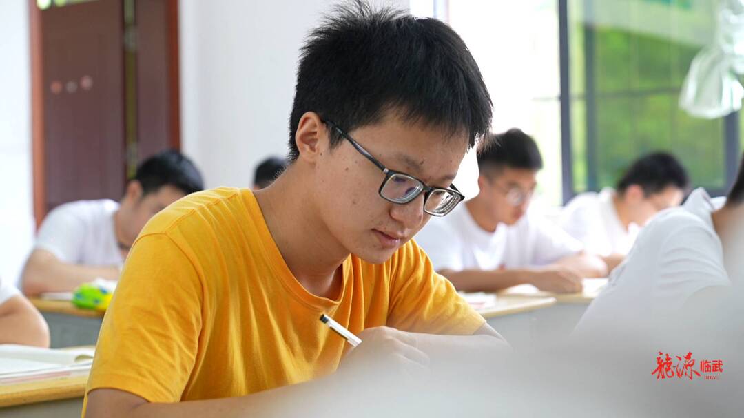 郴州临武邝代康：寒门追梦赤子心