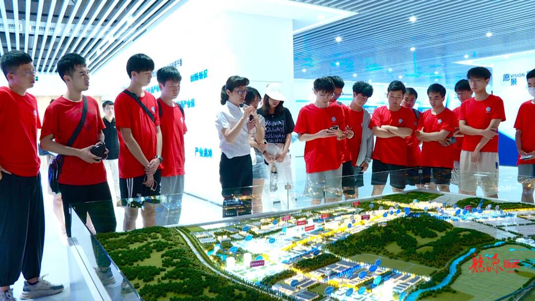 29名中南大学学生到临武县产业开发区参观学习
