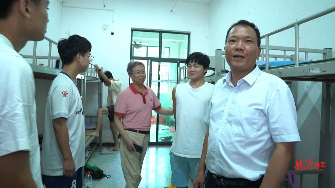 县领导看望慰问市运会参赛运动员、教练员