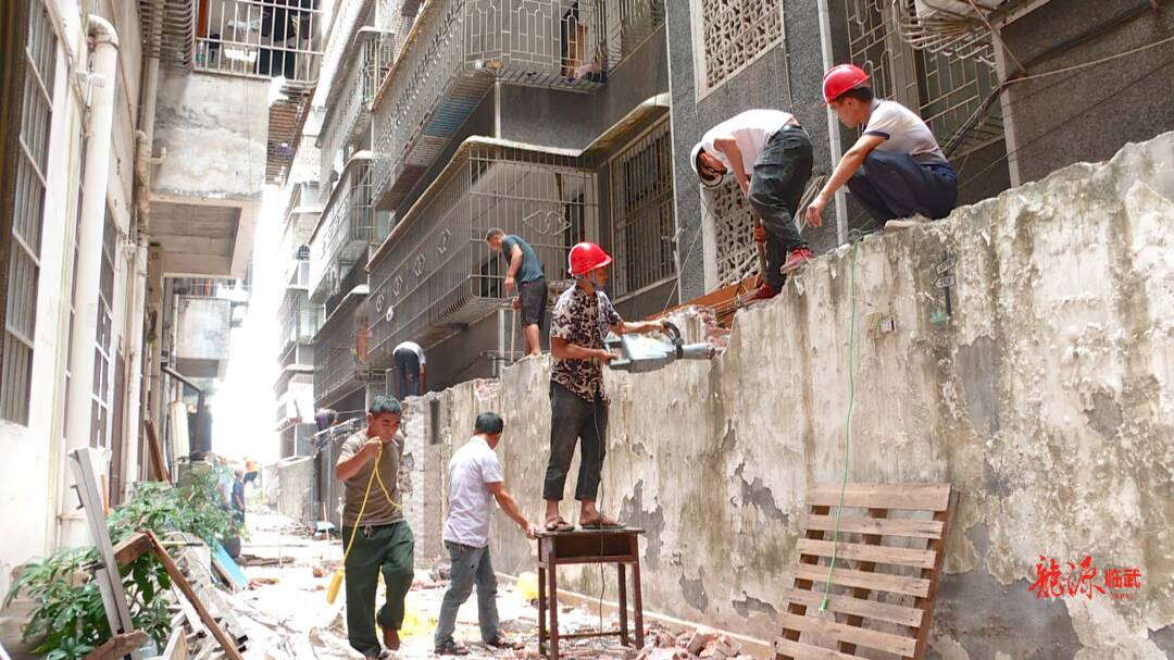 落实市委临武工作督战会议精神｜多部门迅速破解“围墙拆除”历史遗留问题