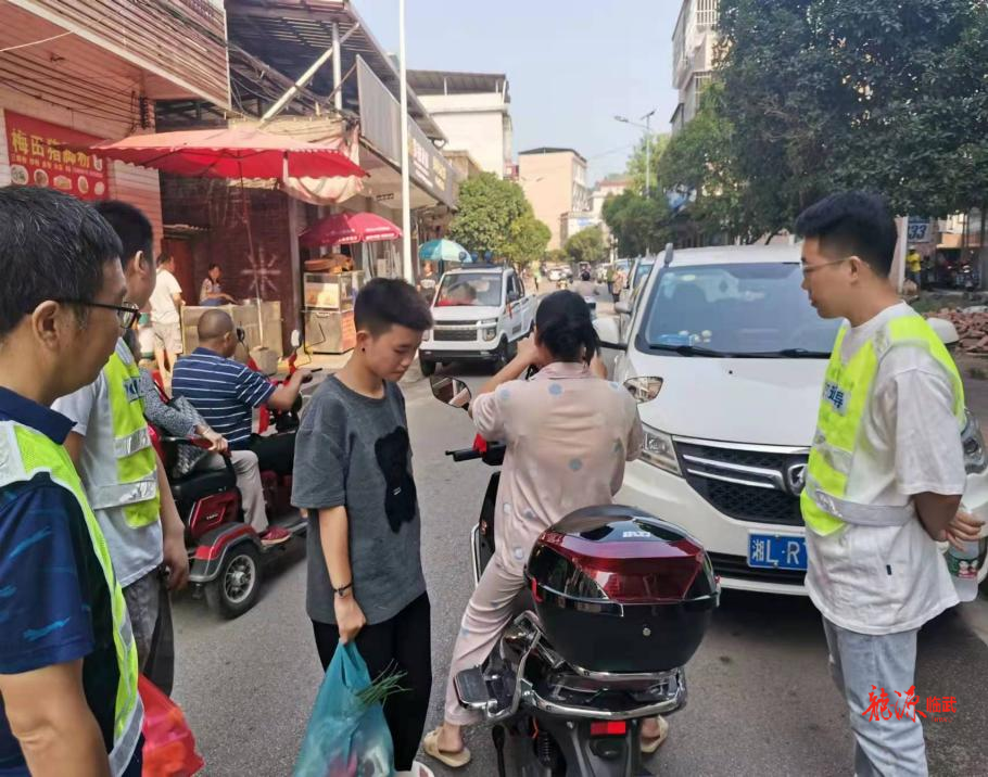 整治交通问题顽瘴痼疾 | 汾市镇：抢抓赶集契机整治交通“顽疾”