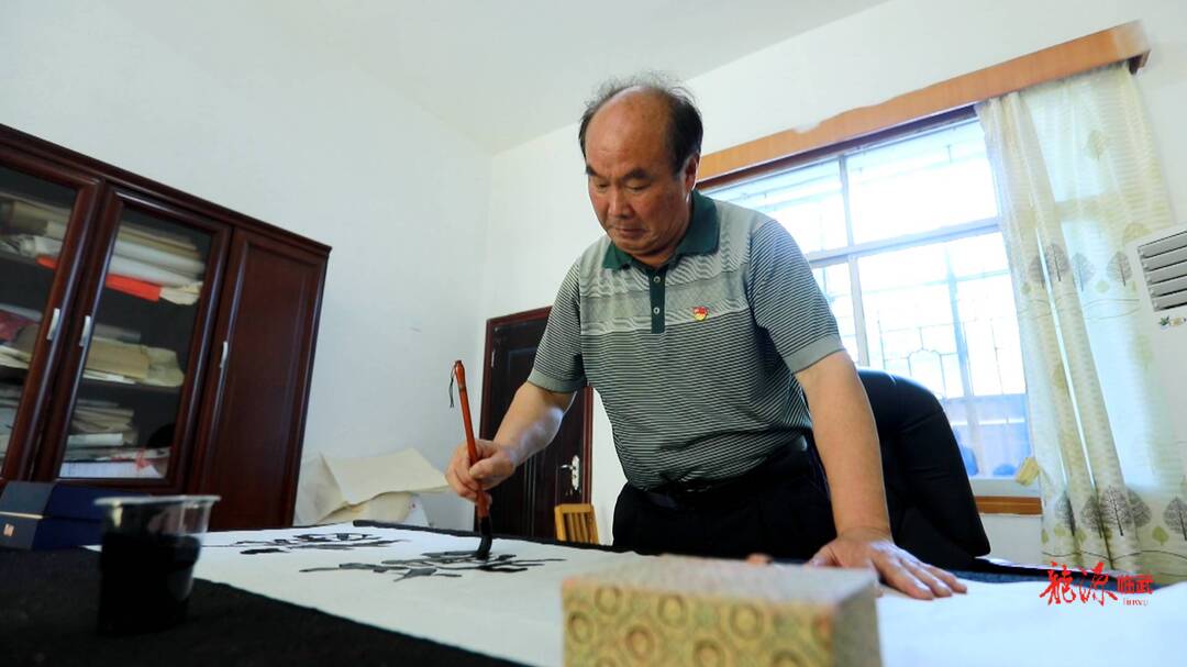 喜迎二十大·情暖重阳节｜骆生加： 推动老年教育发展的“领头雁”