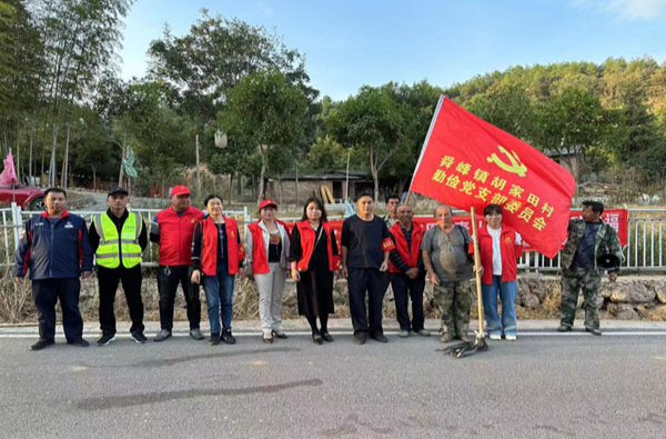 宣管并举筑牢“森防长城”