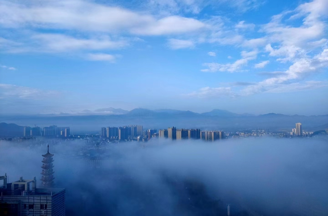 【新湖南】郴州临武：立冬晨雾装点“天空之城”