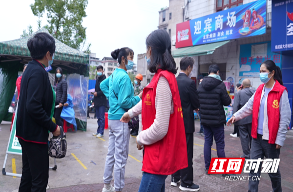 【红网时刻】临武县韩山社区：守好防疫阵地 党员干部勇“疫”前行