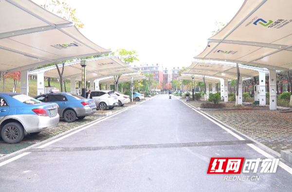 【红网时刻】临武县首个民营新能源汽车充电站投入使用