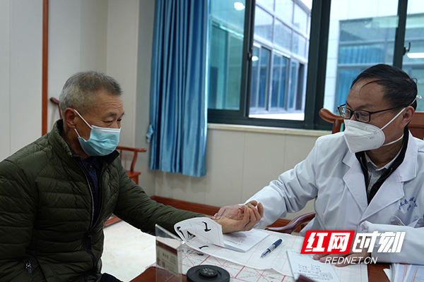 【红网时刻】临武中医医院开设核酸阳性患者诊疗区对患者辨证论治